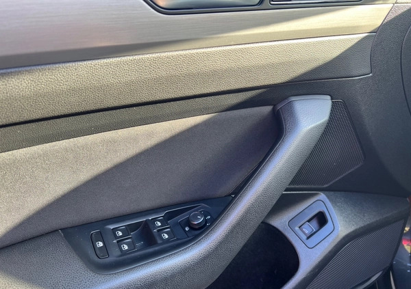 Volkswagen Passat cena 39999 przebieg: 320000, rok produkcji 2015 z Wejherowo małe 301